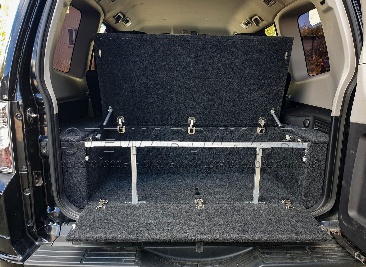 картинка Органайзер (ящик) в багажник Mitsubishi Pajero 3 "Стандарт"