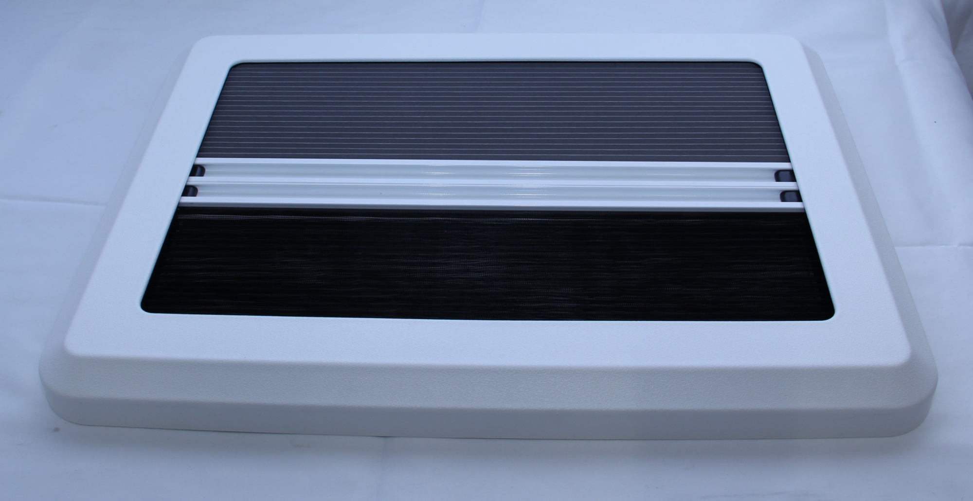 картинка Окно откидное Mobile Comfort W7040P 700x400 мм, штора плиссированная, антимоскитка