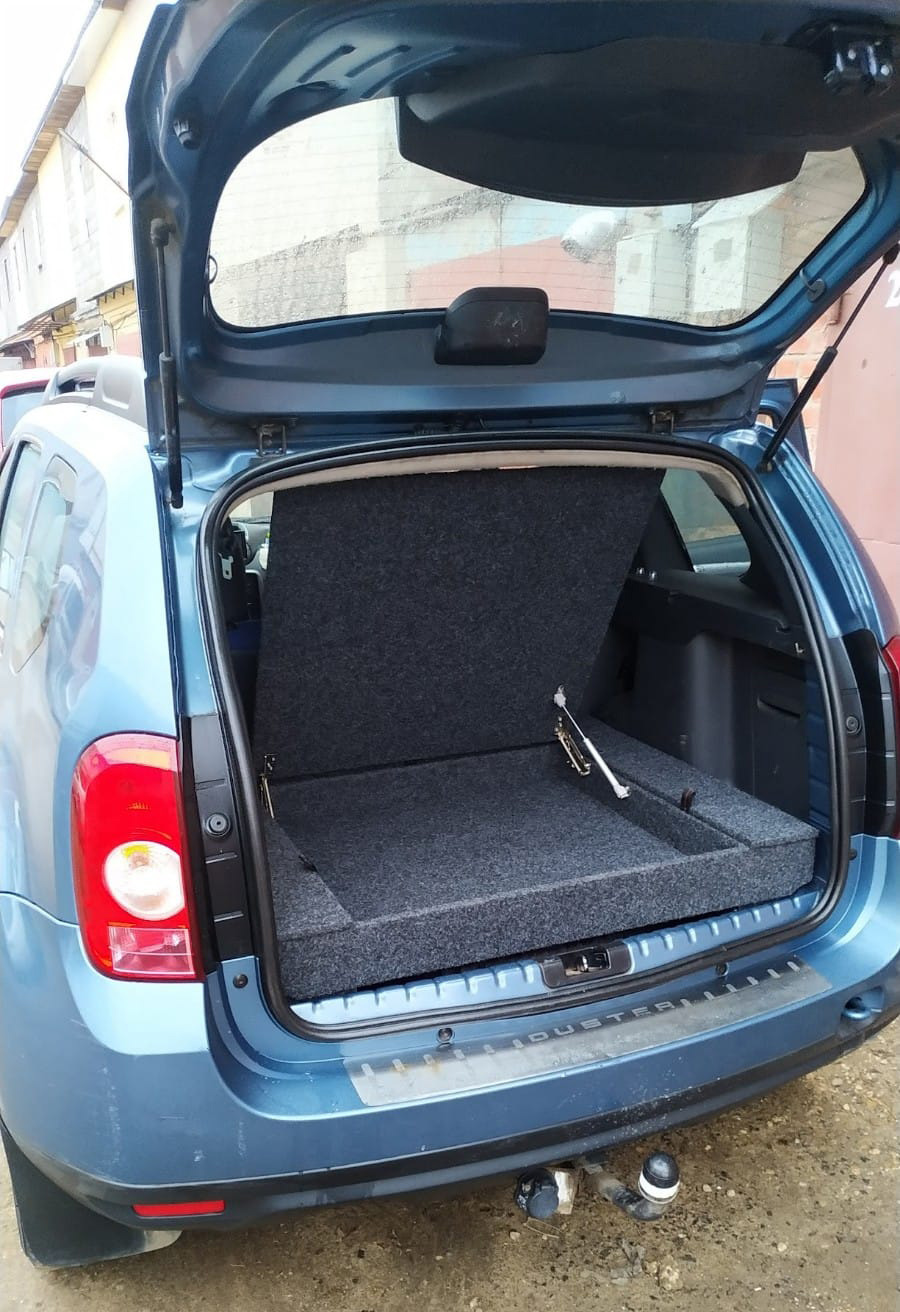 картинка Органайзер в багажник для Renault Duster со столиком