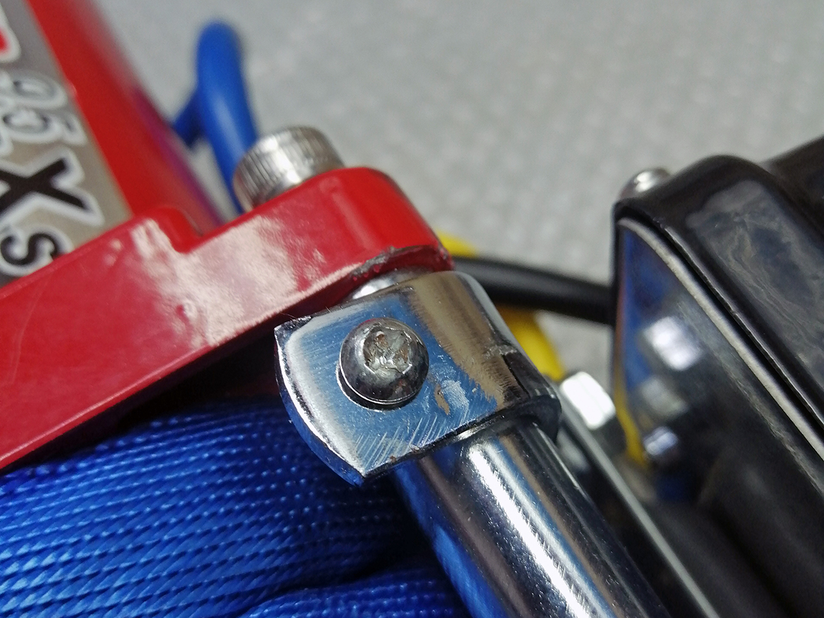 картинка Переносная лебедка РИФ 9.5XS c квадратом для фаркопа и проводами в сборе, короткий барабан, синтетик