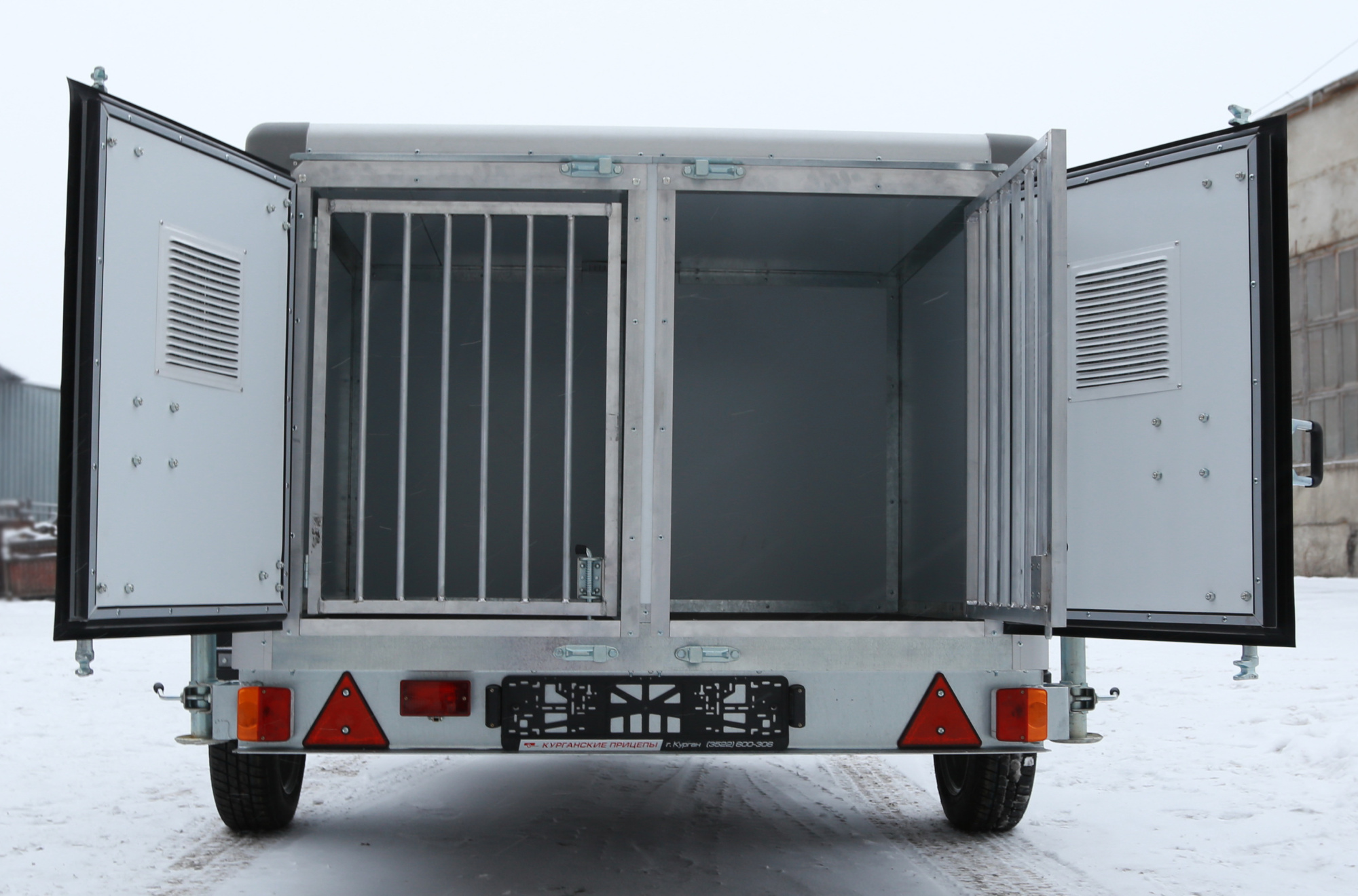 картинка Автовоз-фургон "Собаковоз" , размер кузова 4050 x2020 x1680 мм