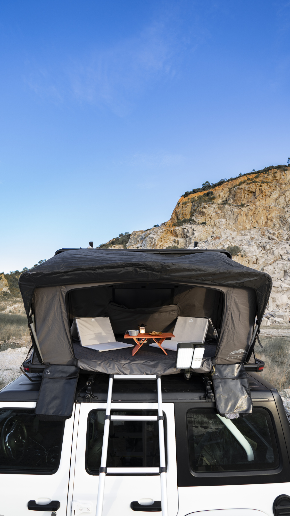 картинка Палатка на крышу автомобиля Wild Land Desert Cruiser 140