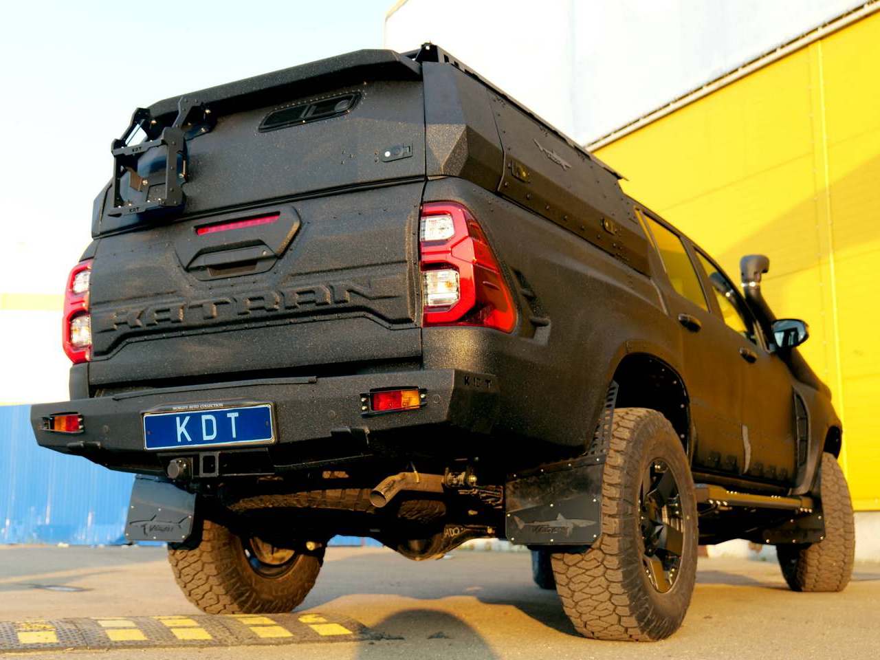 картинка Кунг алюминиевый экспедиционный трехдверный VIII поколения - Toyota Hilux