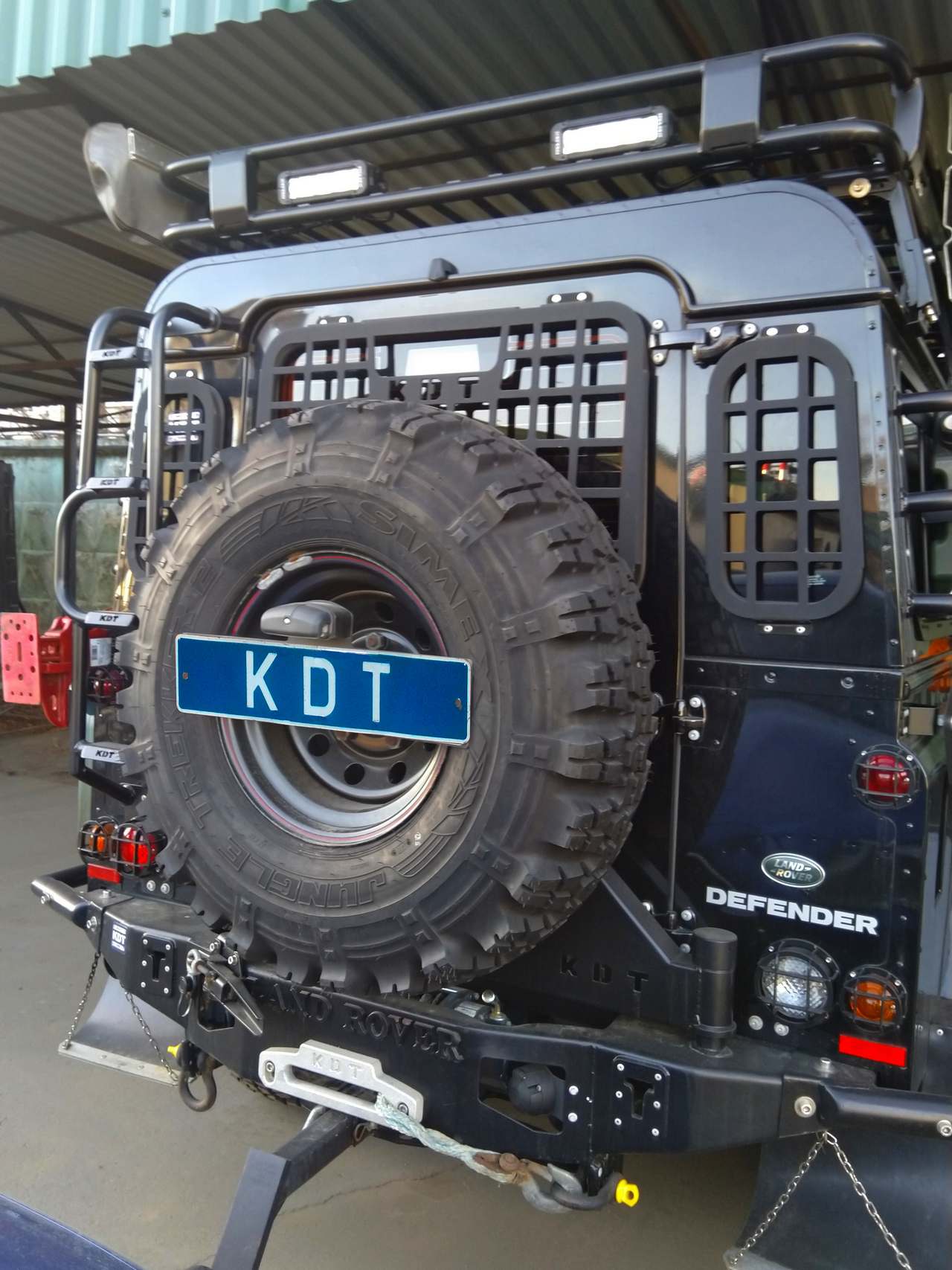 Защита окон KDT Land Rover Defender 110/90 на задние двери