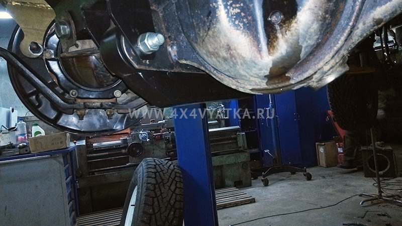 картинка Продольные реактивные тяги Toyota Land Cruiser 76,80,105 лифт 4 дюйма из массива
