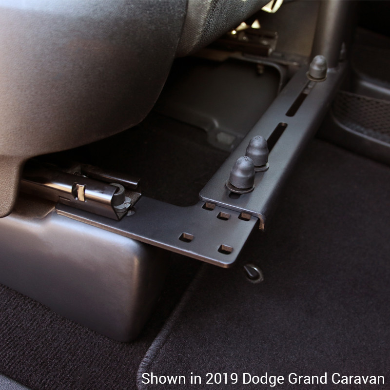 картинка Крепление RAM® No-Drill™ универсальное к болтам крепления авто сидений 