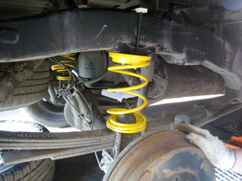картинка Установочный комплект пружин +300 для пикапа Toyota Hilux SPRINGVAR
