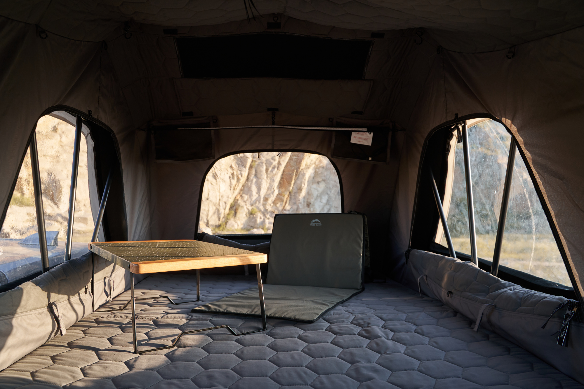 картинка Палатка на крышу автомобиля Wild Land Voyager 140