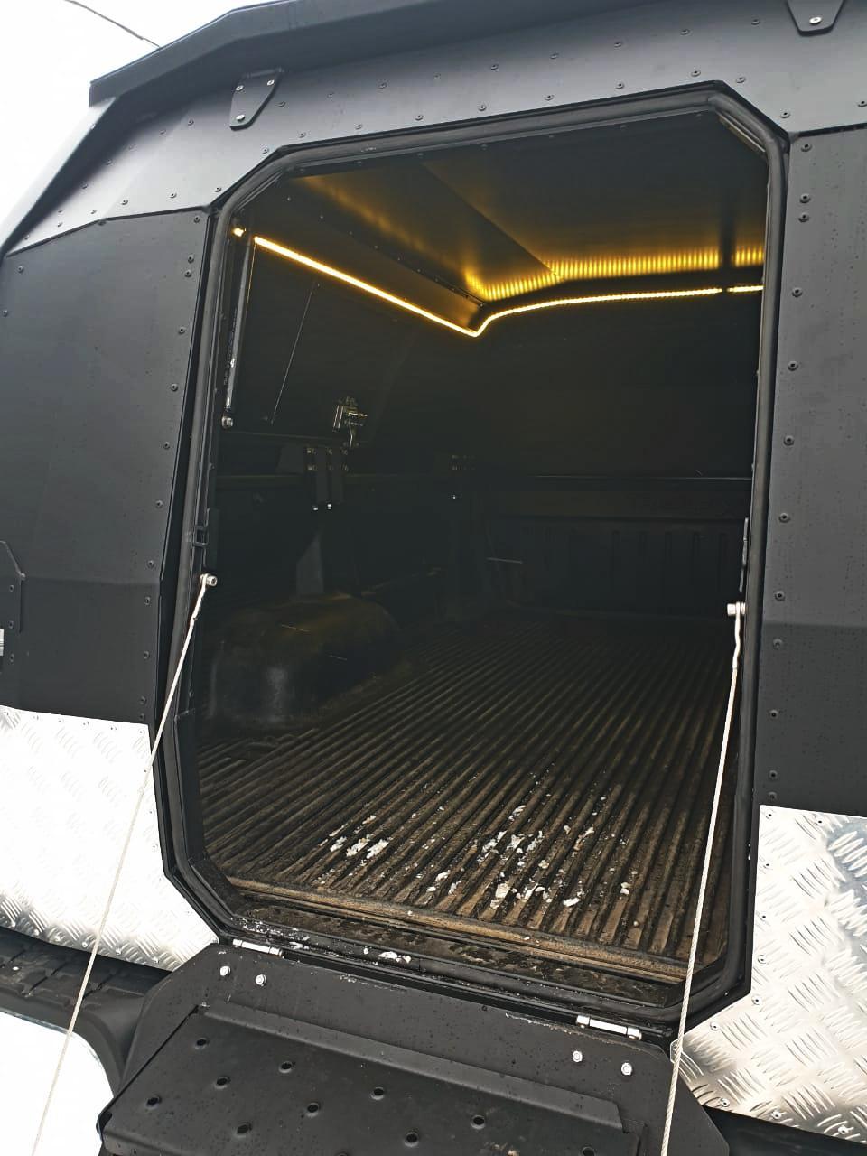 картинка Кунг KDT экспедиционный 3-дверный увеличенный "Лабаз" для Toyota Tundra с длинной кабиной Double Cab