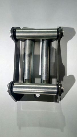 картинка Рамка с роликами для сталь троса 16см*7,5см от магазина 4x4ru.ru