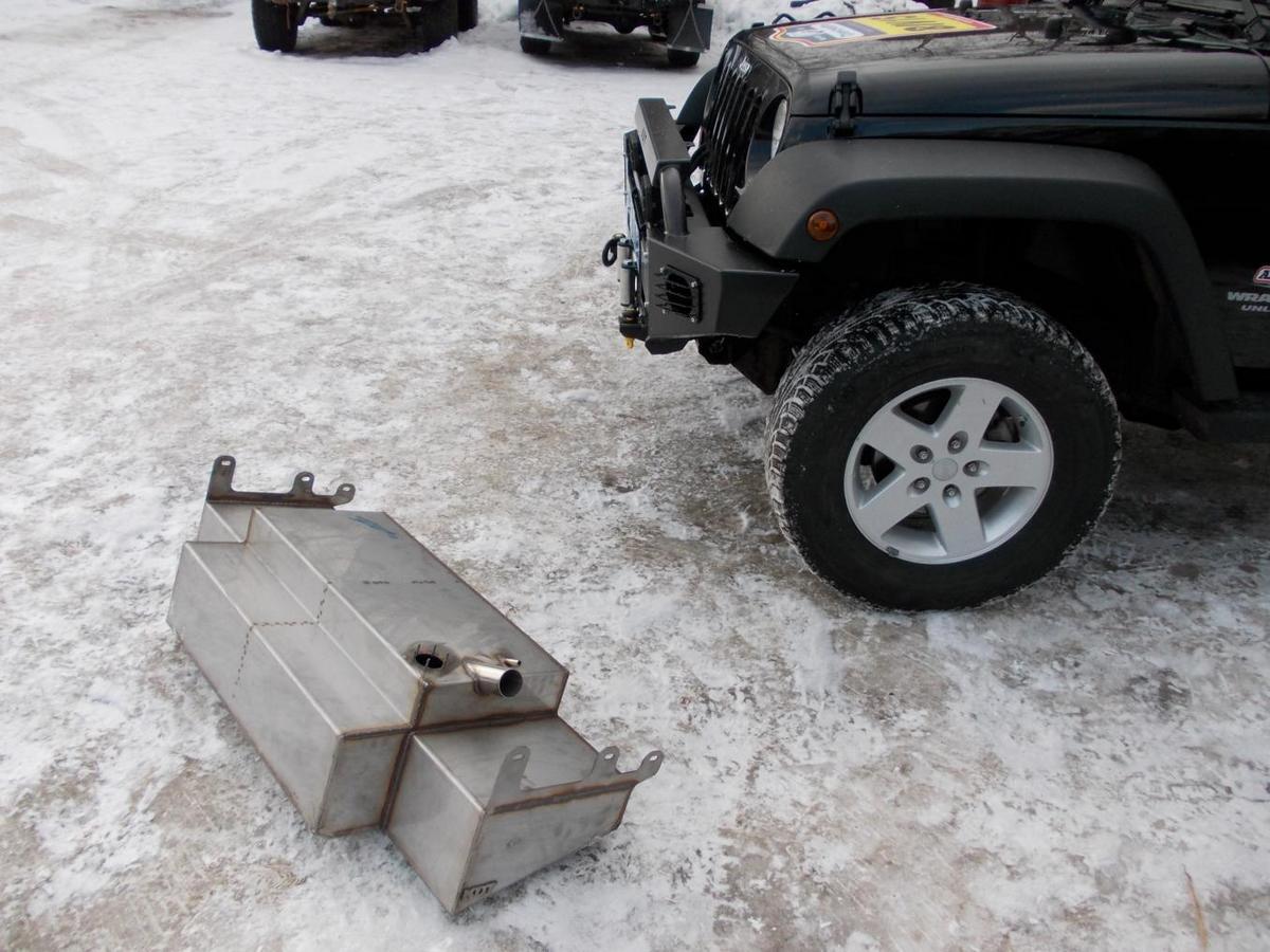 картинка Бак топливный KDT 90л дополнительный для Jeep Wrangler нержавейка