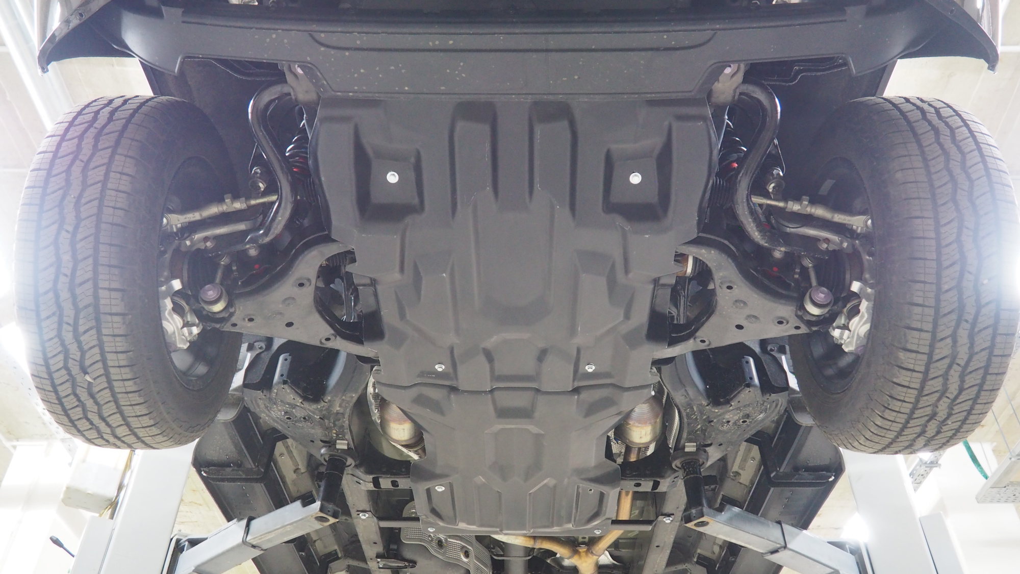 картинка Защита картера двигателя и кпп Toyota Tundra V-3.4 бензин (2022-н.в.) / Toyota Sequoia (2022-н.в.), из 2-х частей