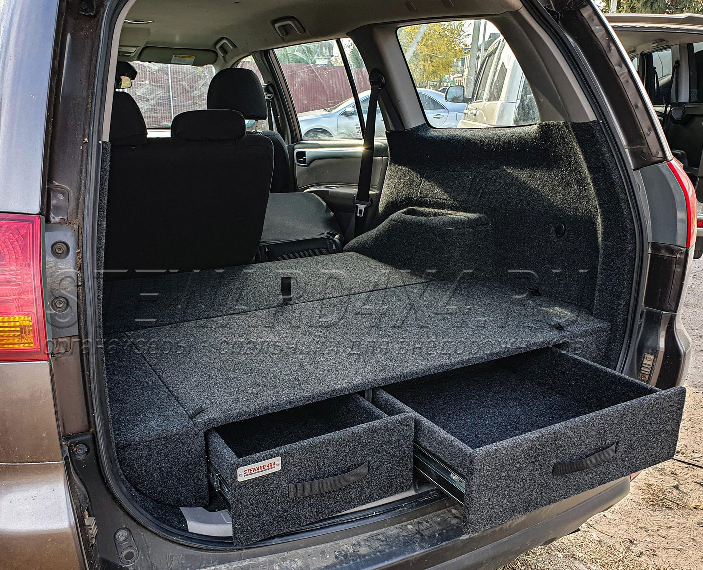 картинка Органайзер (ящик) в багажник Mitsubishi Pajero Sport 2 "Urban"