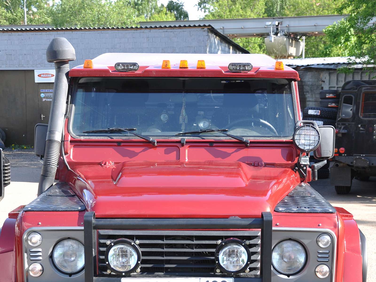 Защита крыльев KDT Land Rover Defender 110/90 (накладки)