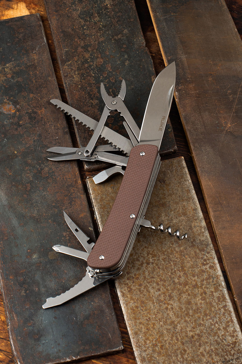картинка Нож multi-functional Ruike L51-N коричневый
