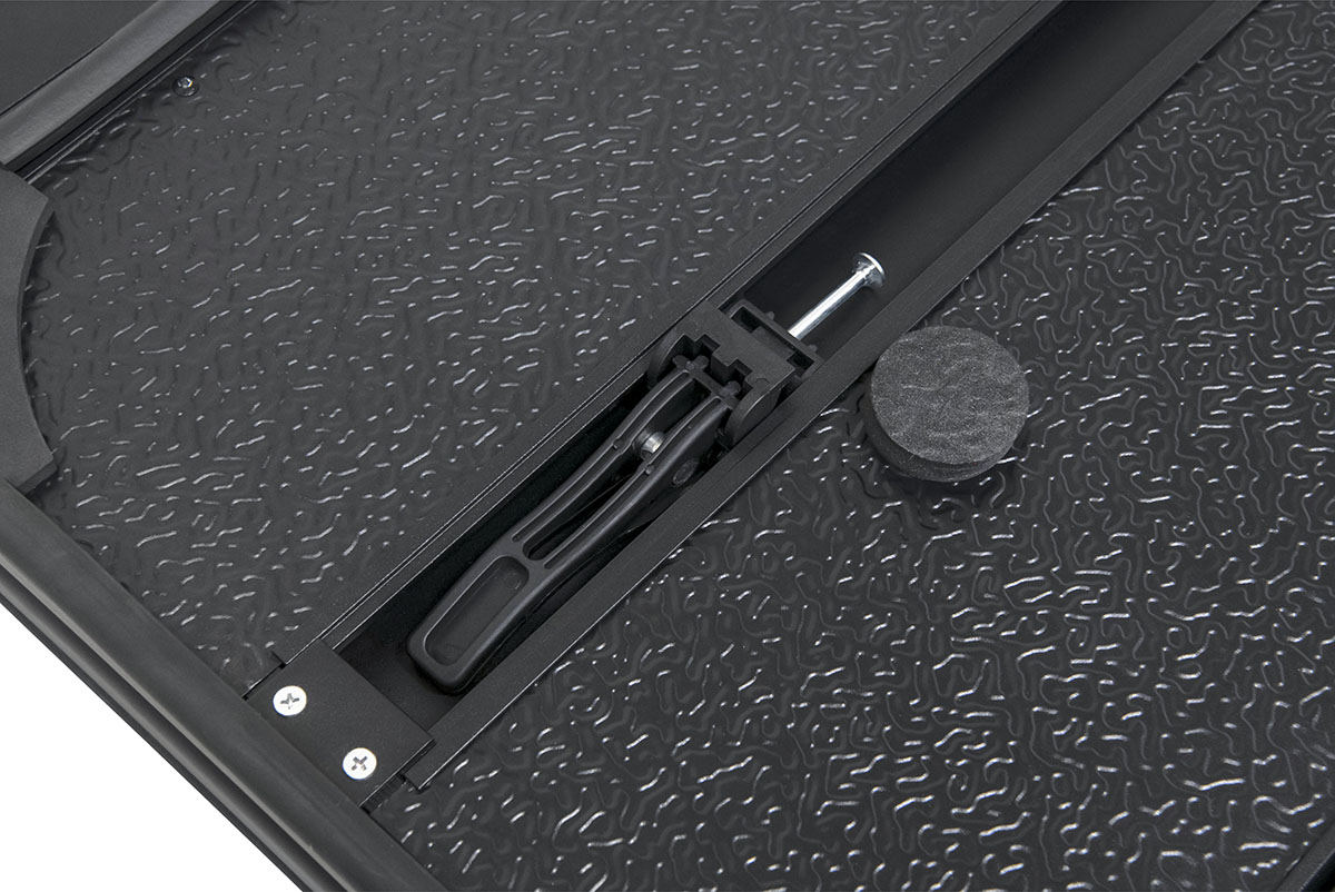 картинка Крышка кузова ISUZU D-MAX 2013+, трёхсекционная, алюминиевая, черная