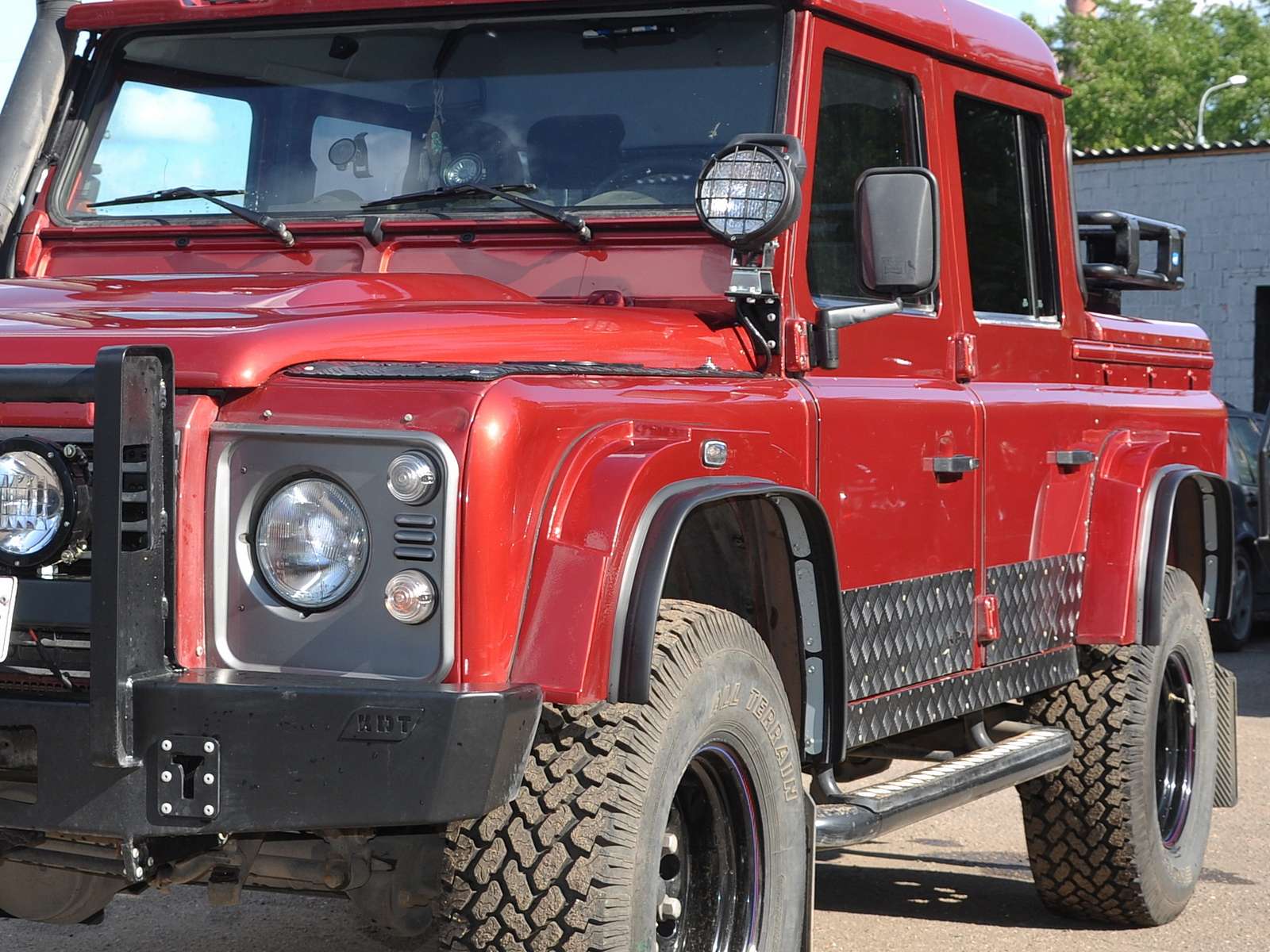 Защита крыльев KDT Land Rover Defender 110/90 (накладки)