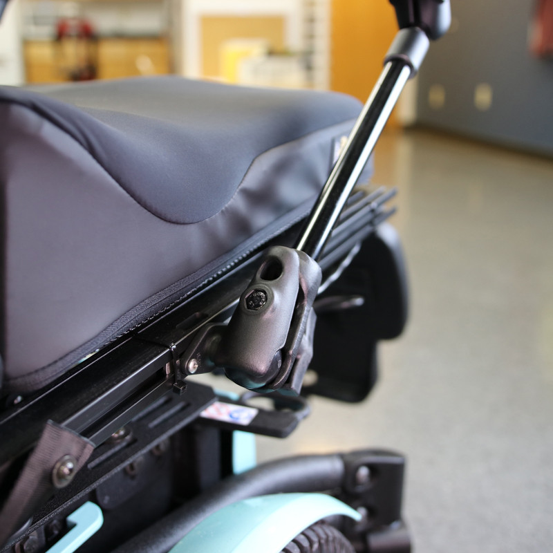картинка RAM® X-Grip® Крепление на направляющей кресла-коляски для планшетов 9–10 дюймов 