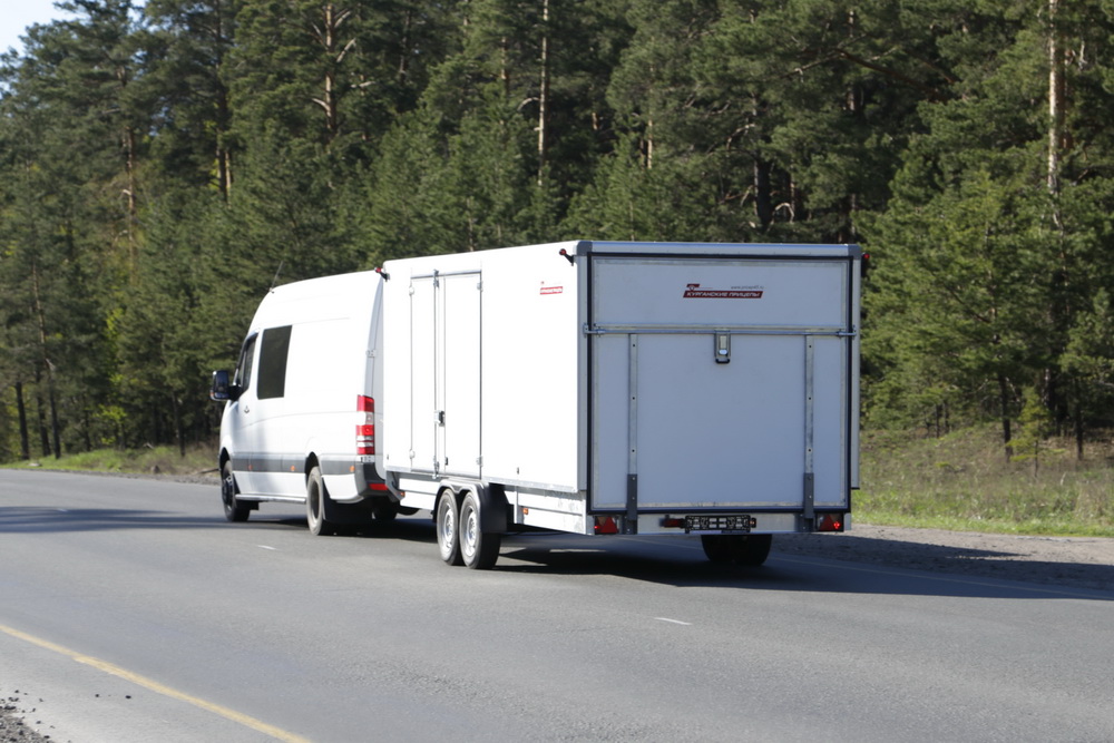 картинка Автовоз-фургон , размер кузова 6000 x 2100 x 2000 мм мм