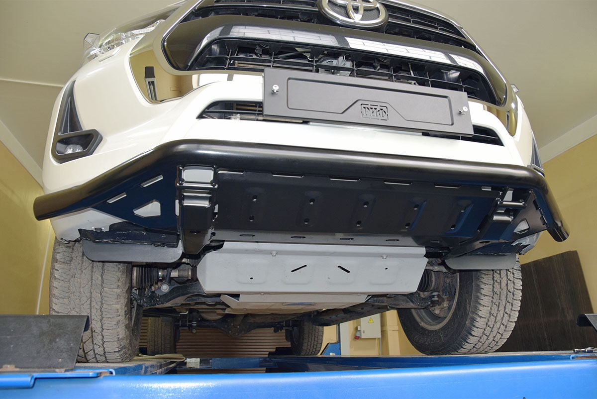 картинка Бампер РИФ силовой передний Toyota Hilux 2020+