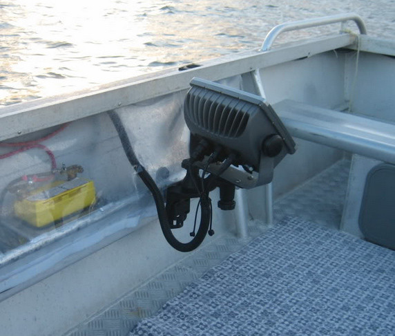 картинка Крепление RAM® для Lowrance, Humminbird, Raymarine, Garmin® и др. (MB-38-RAM) на боковую поверхность лодки и др. Алюминий, покрытый порошковой краской