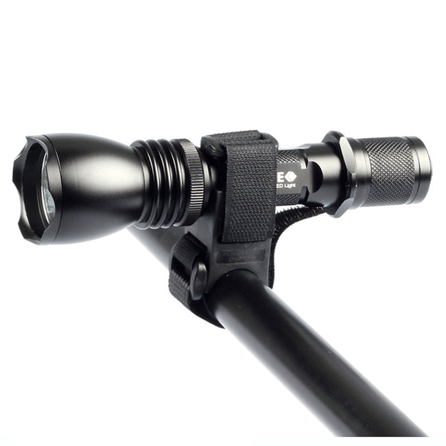 картинка Крепление для фонаря на гладкоствольное оружие (High Quality Plastic 25-31 мм)